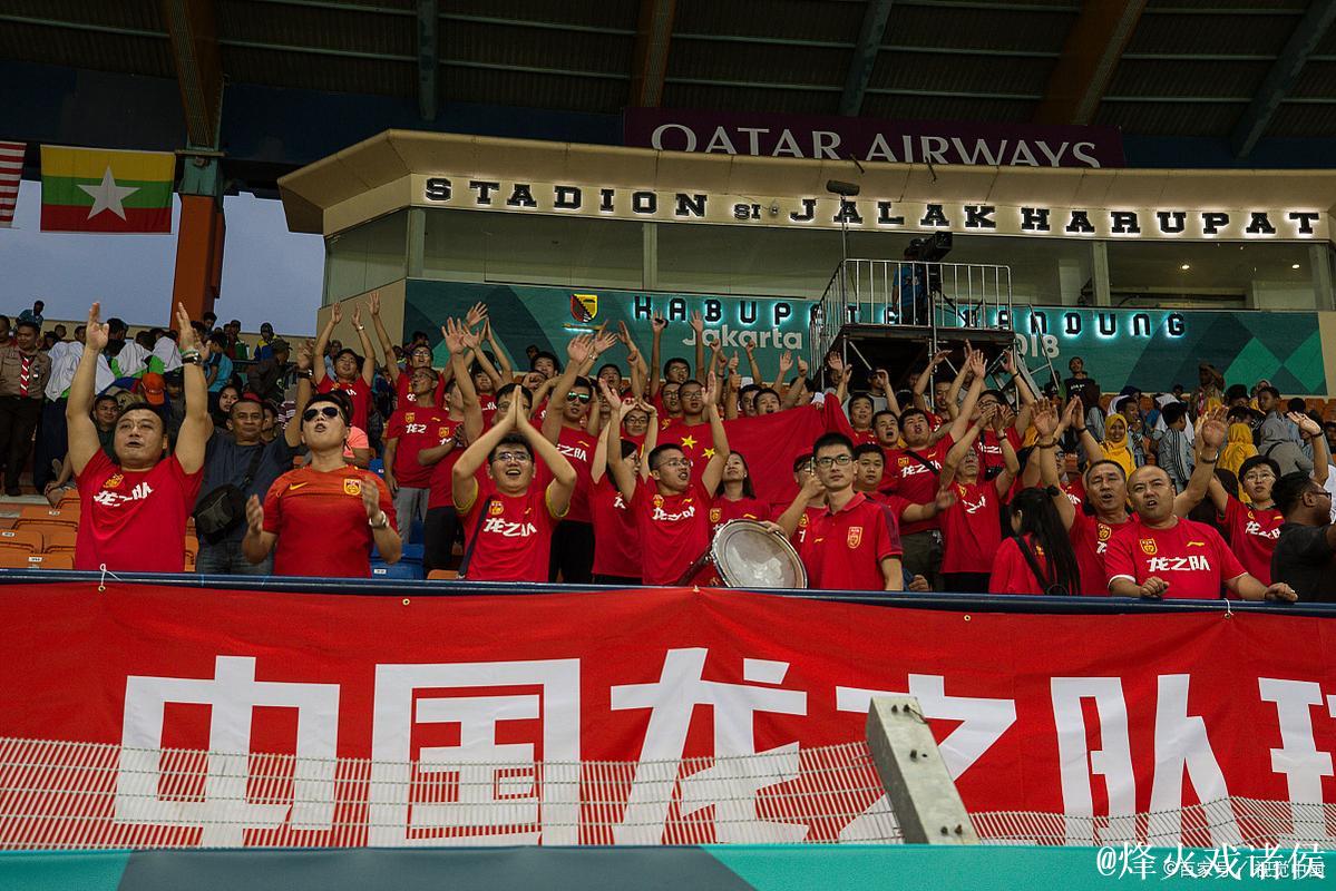 国足抵达雅加达 对印尼生死战23人名单并无秘密