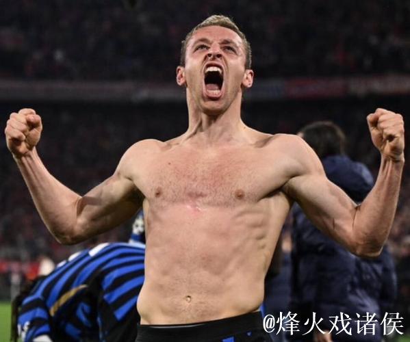 弗拉泰西：小时候踢前锋被迫改打中场